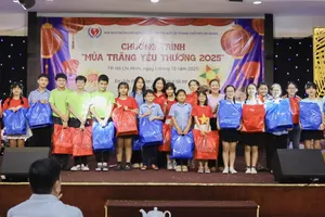 Sẻ chia niềm vui Trung thu đến 240 trẻ em có hoàn cảnh đặc biệt