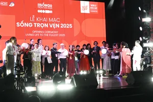 "Sống trọn vẹn 2025": Chung tay đẩy lùi dịch bệnh AIDS