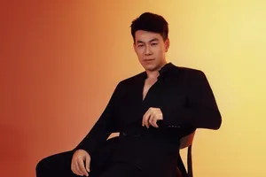 Hồ Trung Dũng trích một phần lợi nhuận bán album "Alive" ủng hộ đồng bào miền Trung