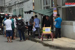 Người đàn ông tử vong trên võng bên đường