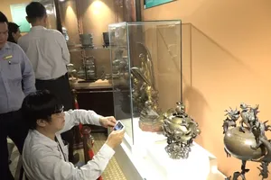 Tìm hiểu cổ vật Việt qua "Nét cũ dấu xưa”