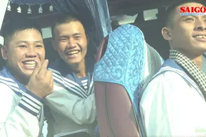 Tuổi trẻ TPHCM tự hào nhập ngũ