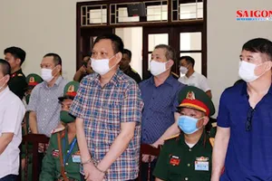 Trùm buôn lậu xăng dầu thừa nhận đưa hối lộ 150.000 USD để đưa hàng sang Campuchia