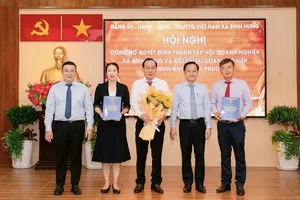 Công bố quyết định thành lập Hội Doanh nghiệp xã Bình Hưng