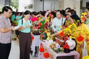 Rộn ràng Ngày hội “Xuân đoàn kết - Tết nghĩa tình” tại phường Diên Hồng