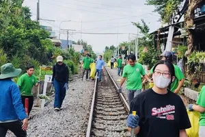 Phường Dĩ An và Thạnh Mỹ Tây ra quân làm vệ sinh, giữ gìn mĩ quan đô thị