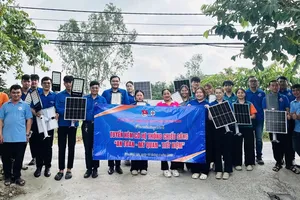 Xã Tân Vĩnh Lộc thắp sáng tuyến hẻm bằng đèn năng lượng mặt trời