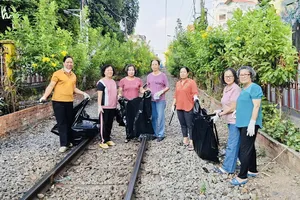 Hơn 500 người dân phường Phú Nhuận ra quân tổng vệ sinh, thu gom rác thải