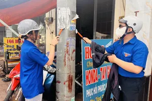 Xã Tân Nhựt bóc gỡ hơn 300 quảng cáo sai quy định