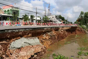 UBND tỉnh An GiangHiện trường sạt lở QL 91 đoạn qua xã Bình Mỹ, huyện Châu Phú 