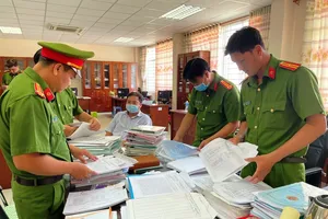 An Giang: Khởi tố 10 đối tượng mua bán trái phép hóa đơn và trốn thuế  