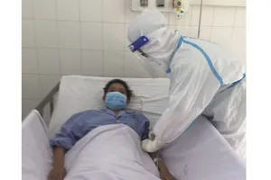 Cứu sống sản phụ lao màng phổi, mắc Covid-19 nguy kịch