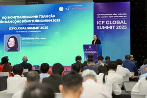 Toàn cảnh hội nghị với chủ đề “Chiến lược Tăng tốc để trở thành Cộng đồng Thông minh”