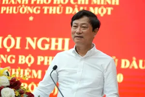 Đồng chí Võ Văn Minh phát biểu chỉ đạo tại hội nghị Ban Chấp hành Đảng bộ phường Thủ Dầu Một