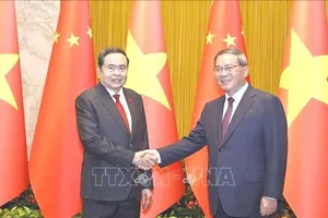 Chủ tịch Quốc hội Trần Thanh Mẫn và Thủ tướng Trung Quốc Lý Cường. Ảnh: TTXVN 