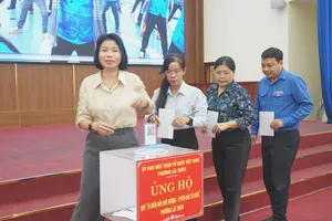 Đóng góp cho quỹ “Vì biển đảo quê hương- Vì tuyến đầu Tổ quốc”