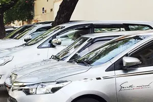 Giao Lực lượng Thanh niên xung phong thu phí đỗ xe ô tô