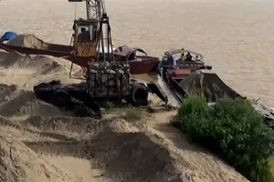 Các bến thủy bốc dỡ vật liệu xây dựng trên địa bàn quận 12 đều là không phép