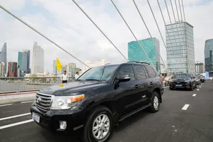 Cấm xe sơ-mi rơ-moóc lưu thông qua cầu Thủ Thiêm 2. Ảnh: DŨNG PHƯƠNG