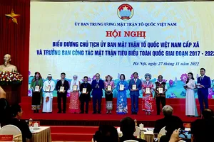  Cán bộ MTTQ cùng đi, cùng ở, cùng làm với nhân dân