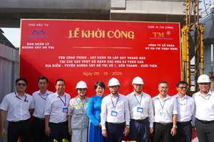 Khởi công lắp đặt thang máy tại các cầu vượt bộ hành dọc tuyến Metro số 1 Bến Thành - Suối Tiên
