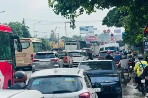 Ùn ứ giao thông cửa ngõ phía Đông TPHCM 