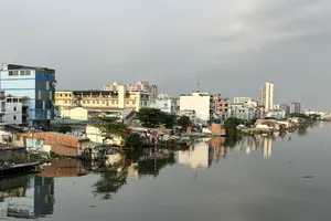 TPHCM sẽ di dời thêm 20.000 căn nhà ven kênh rạch