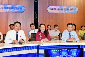 Chủ tịch HĐND TPHCM Nguyễn Thị Lệ dự chương trình. Ảnh: VIỆT DŨNG