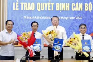 Chủ tịch UBND TPHCM điều động, bổ nhiệm cán bộ chủ chốt