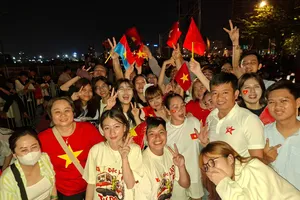 Thâu đêm đếm ngược từng giờ chờ Đại lễ 30-4