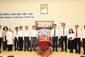 Lãnh đạo TPHCM thăm, chúc mừng Giáng sinh các tổ chức, cá nhân Công giáo tiêu biểu