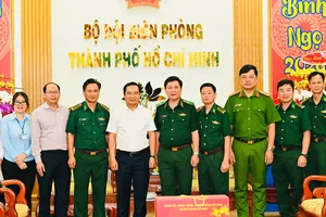 Chủ tịch UBND TPHCM thăm, chúc tết các tập thể, cá nhân tiêu biểu