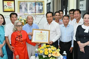 Lãnh đạo TPHCM thăm, chúc thọ người cao tuổi tiêu biểu