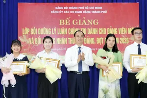 Xác định rõ trách nhiệm của đảng viên trước Đảng và người dân