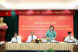 Phó Bí thư Thành ủy TPHCM Văn Thị Bạch Tuyết phát biểu tại hội thảo. Ảnh: NGÔ BÌNH