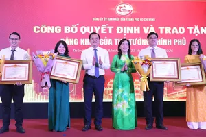 Đảng ủy UBND TPHCM trao Bằng khen của Thủ tướng Chính phủ đến 4 cá nhân có thành tích xuất sắc trong công tác dân vận giai đoạn 2021-2025