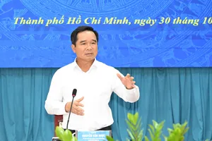 Chủ tịch UBND TPHCM Nguyễn Văn Được phát biểu tại buổi làm việc. Ảnh: VIỆT DŨNG