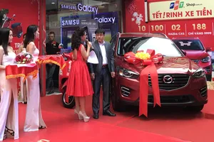 Chiếc Mazda CX5 được trao cho anh Hoàng Văn Ý 
