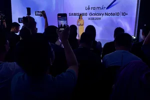   Thật ngột ngạt để “phá vỡ mọi giới hạn”?