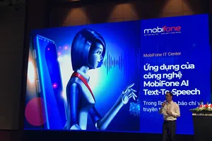 Đại diện MobiFone, ông Đặng Triều Dương giới thiệu công nghệ của MobiFone