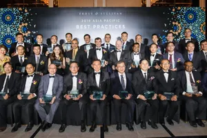 FPT đã vinh dự được trao giải thưởng: “Nhà cung cấp Dịch vụ Trung tâm dữ liệu Việt Nam của năm 2019”