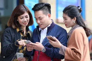 Để đăng ký gói Data Roaming VinaPhone, khách hàng soạn tin DK (Tên gói) gửi 9123 