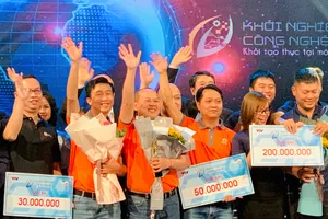 Đội Thế Giới Thợ giành ngôi Á quân