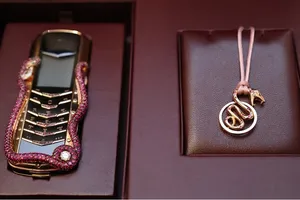 Vertu Signature V Cobra được sản xuất với số lượng chỉ 8 chiếc trên toàn thế giới