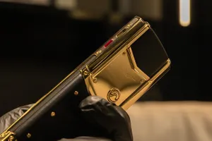  Vertu Signature V Pure Black Full Gold
