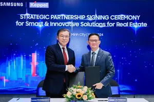 Ông Lee Chung Lyong, CEO kiêm Chủ tịch Công ty Điện tử Samsung Vina và ông Joseph Low, Chủ tịch Khối Bất động sản, Keppel Việt Nam ký kết hợp tác