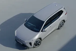 VinFast Limo Green tối giản nhưng không kém phần mạnh mẽ