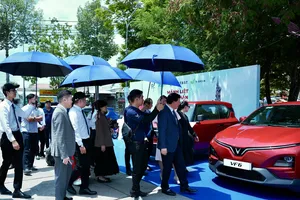 VFXanh không chỉ góp mặt tại buổi ký kết mà còn tham gia sâu rộng vào chuỗi sự kiện lái thử xe điện, khẳng định cam kết thúc đẩy giao thông xanh và lối sống bền vững tại địa phương.