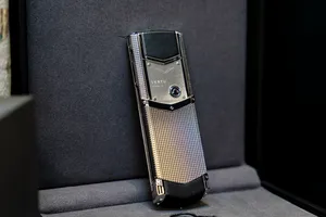Vertu Signature V