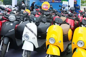 Xe máy điện có mức giá dễ tiếp cận, dao động từ 10 triệu đồng đến hơn 50 triệu đồng...